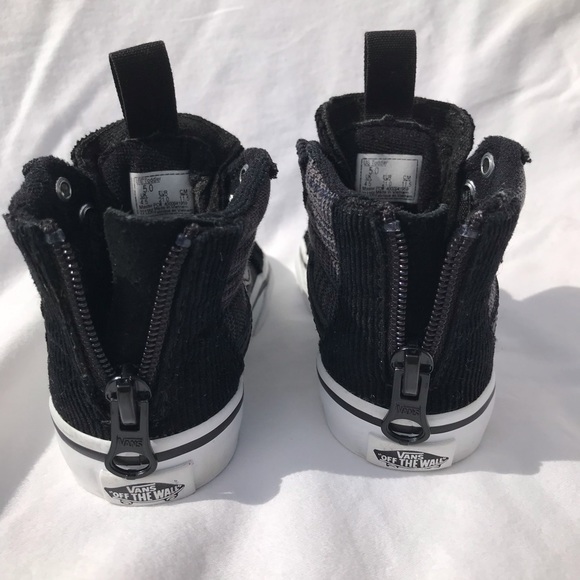 Toddler VANS Off the Wall. Size 5 - Picture 4 of 7